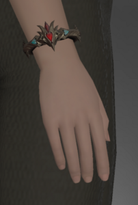 Xenobian Paladin's Bracelet side.png