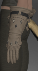 Qarn Gloves side.png